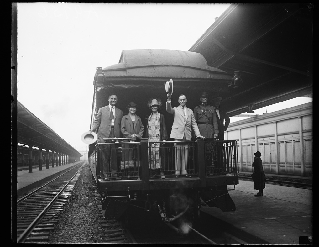 45058v caboose of train 1925