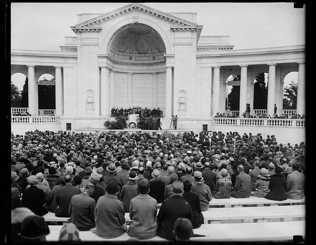 Medical professionals gathered in Washington for the 1927 AMA Session gather here to honor the 500 doctors who died while at their work during World War I, May 17, 1927. 