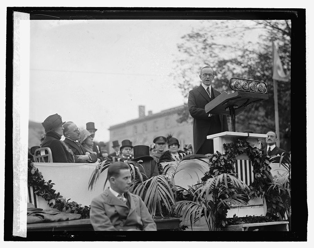 President Coolidge dedicating the statue of San Martin. Courtesy of the Library of Congress. 