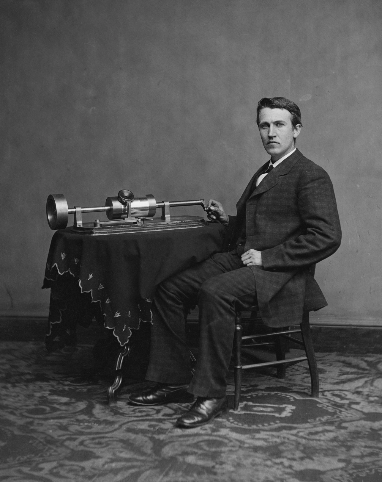 Edison with his phonograph at Washington, April 1978. Photograph by Matthew Brady. 